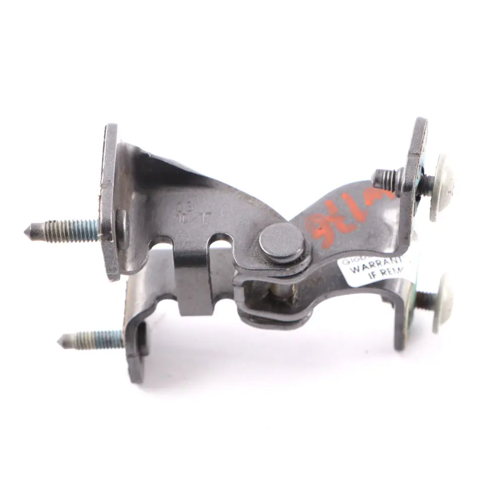 Charnière coffre arrière gauche gris minéral B39 pour Mercedes W176 à propos du numéro de pièce A1767402800 Mercedes W176 Charnière coffre arrière gauche gris minéral B39 - SKU A1767402800-MG2 - Numéro de pièce A1767402800