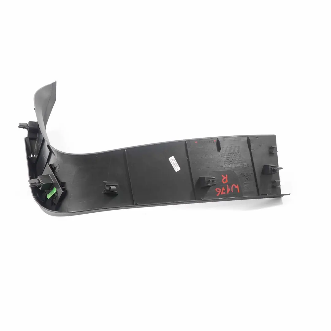 Mercedes W176 Couvercle coffre couvercle hayon garniture droite - SKU A1767403200 - Numéro de pièce A1767403200
