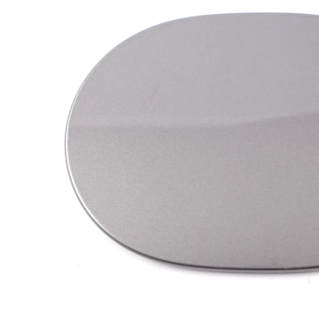 Mercedes W176 Coperchio del serbatoio del carburante Mountain Grey Metallic 787 - SKU A1767570006-MG - Numero di parte A1767570006