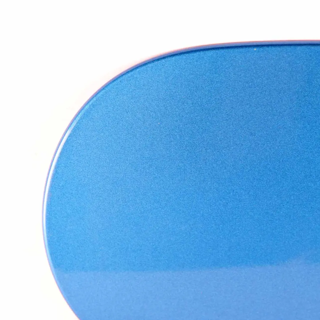 Couvercle bouchon réservoir carburant South Sea Blue Metallic 162 pour Mercedes W176 à propos du numéro de pièce A1767570006 Mercedes W176 Couvercle bouchon réservoir carburant South Sea Blue Metallic 162 - SKU A1767570006-SSB - Numéro de pièce A1767570006