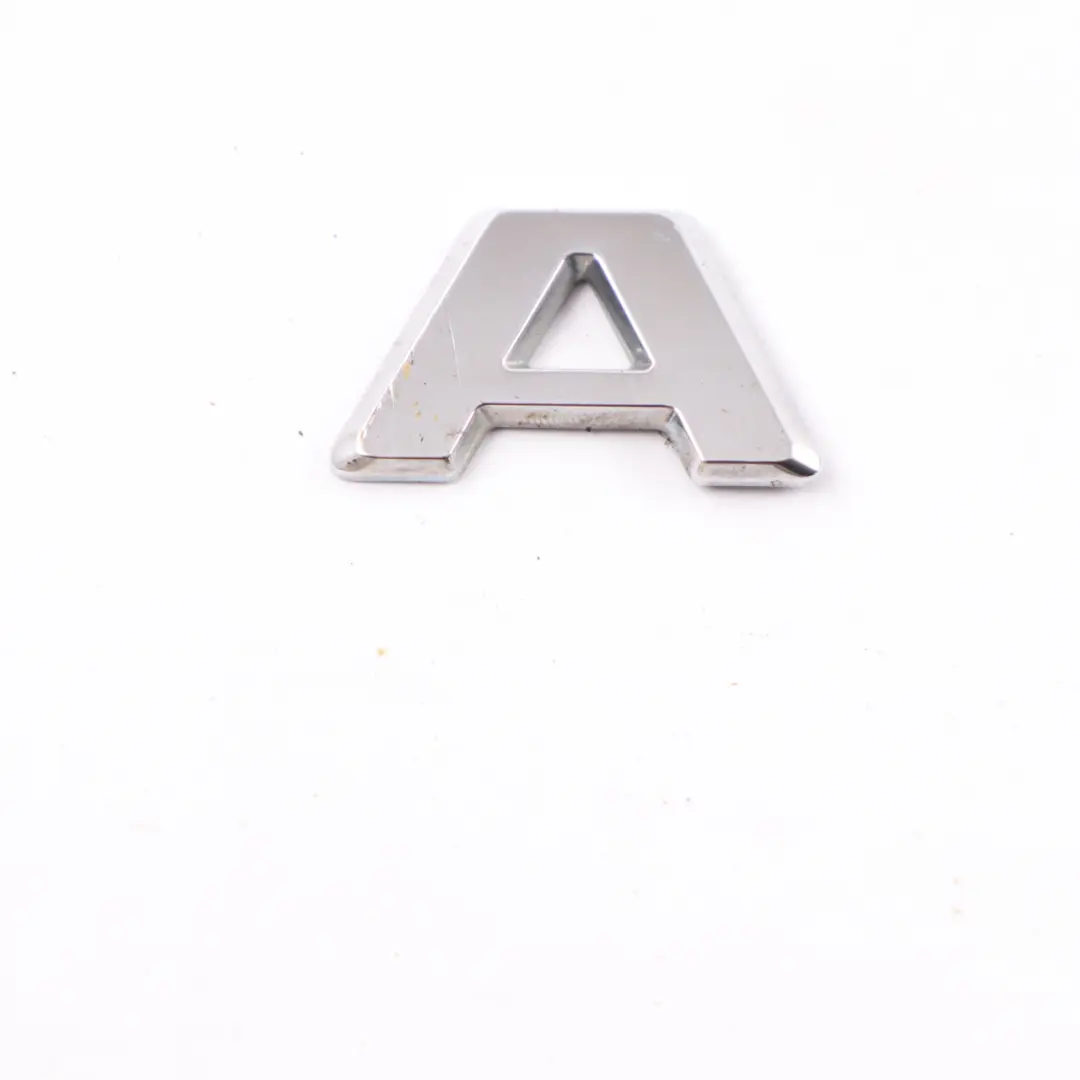 Schriftzug Emblem A200d Hintere Kofferraum Klappe für Mercedes W176 mit Teilenummer A1768172100 Mercedes W176 Schriftzug Emblem A200d Hintere Kofferraum Klappe - SKU A1768172100 - Teilenummer A1768172100