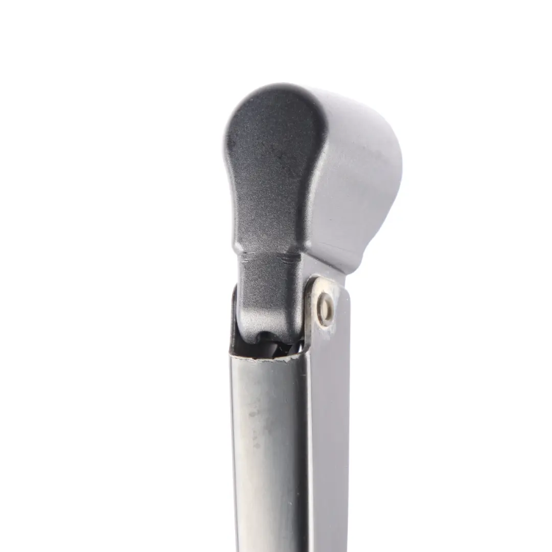 Bras d'essuie glace arrière hayon coffre pour Mercedes W176 à propos du numéro de pièce A1768200544 Mercedes W176 Bras d'essuie glace arrière hayon coffre - SKU A1768200544 - Numéro de pièce A1768200544