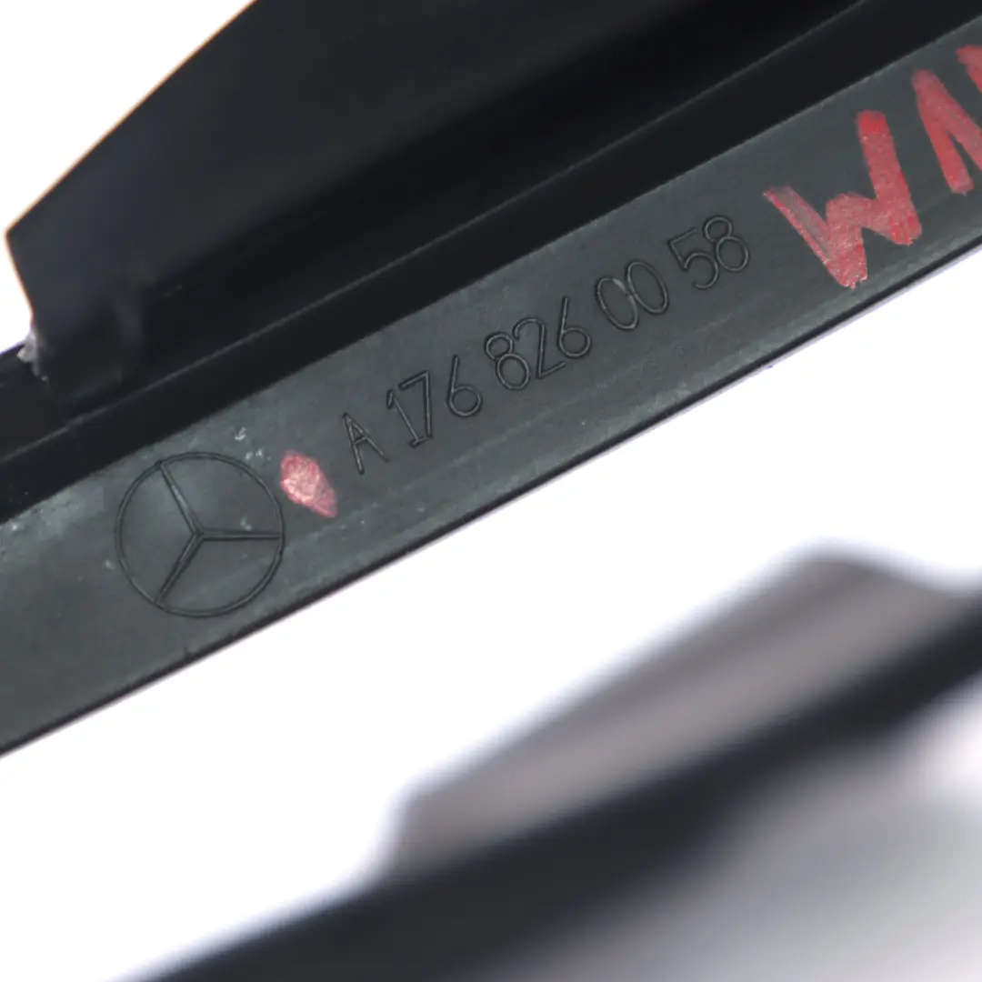 Guarnizione faro Mercedes W176 anteriore sinistro Telaio lampada per con numero di parte A1768260058 Guarnizione faro Mercedes W176 anteriore sinistro Telaio lampada - SKU A1768260058 - Numero di parte A1768260058