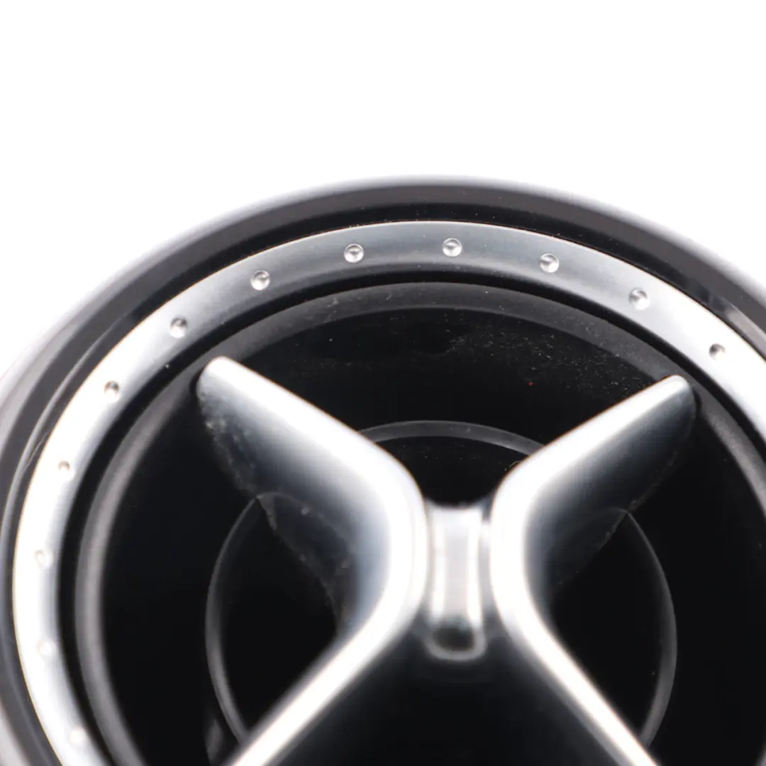 Mercedes W176 Buse de ventilation centrale du tableau de bord - SKU A1768300000 - Numéro de pièce A1768300000