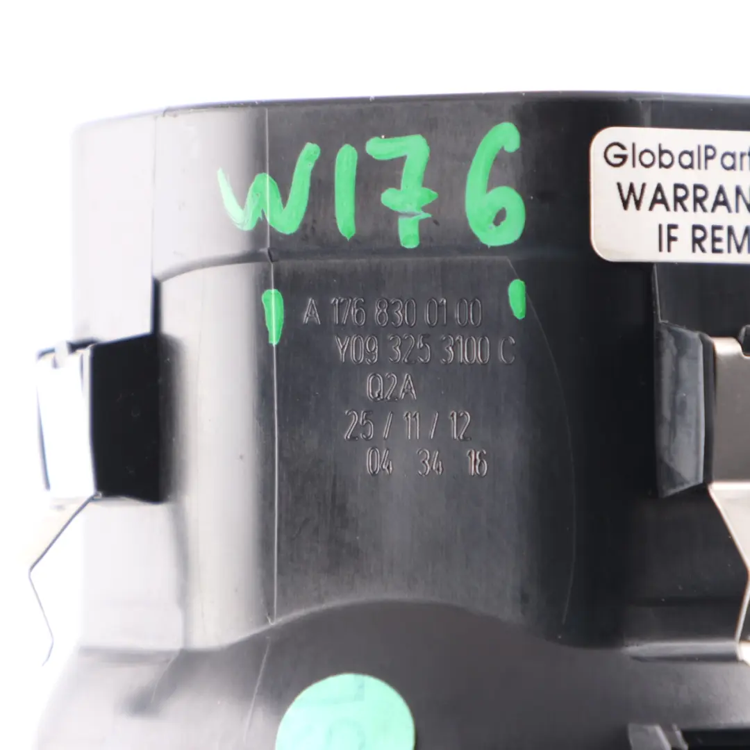 Armaturenbrett Lüftung Links Düse Air Vent für Mercedes W176 mit Teilenummer A1768300100 Mercedes W176 Armaturenbrett Lüftung Links Düse Air Vent - SKU A1768300100 - Teilenummer A1768300100