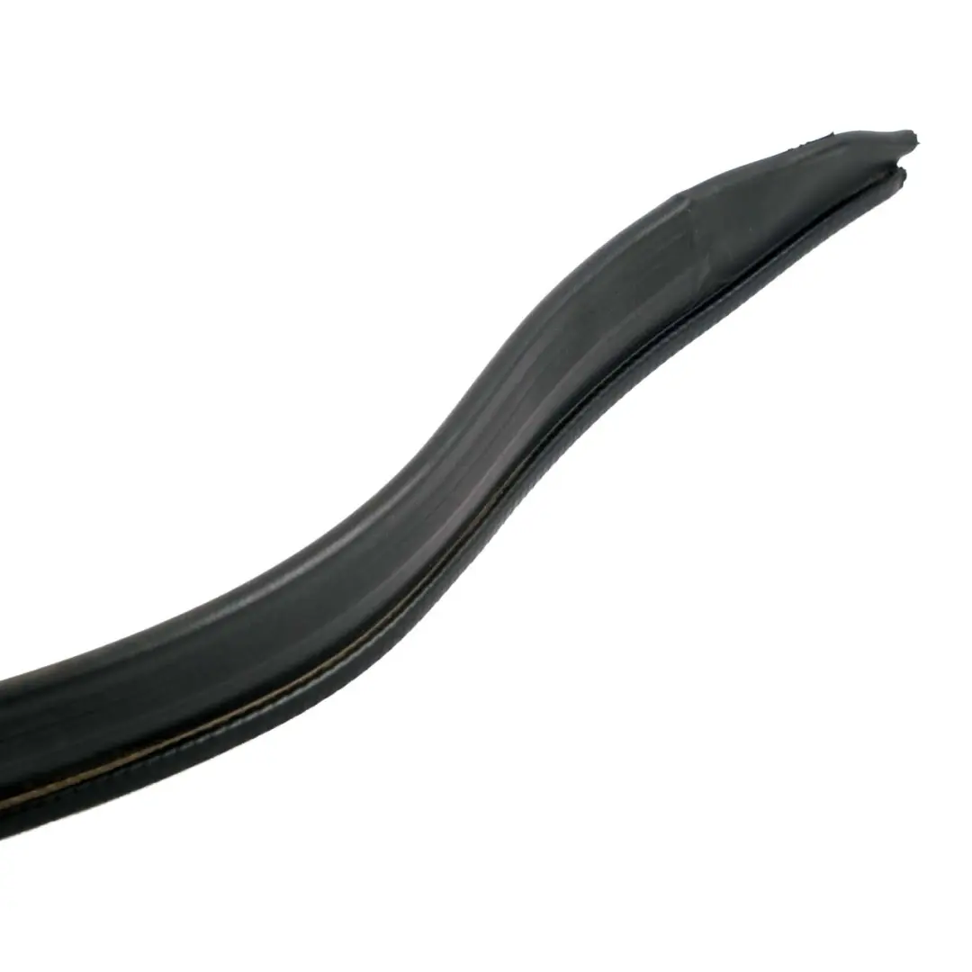 Guarnizione In Gomma Del Cofano Motore per Mercedes W176 con numero di parte A1768310042 Mercedes W176 Guarnizione In Gomma Del Cofano Motore - SKU A1768310042 - Numero di parte A1768310042