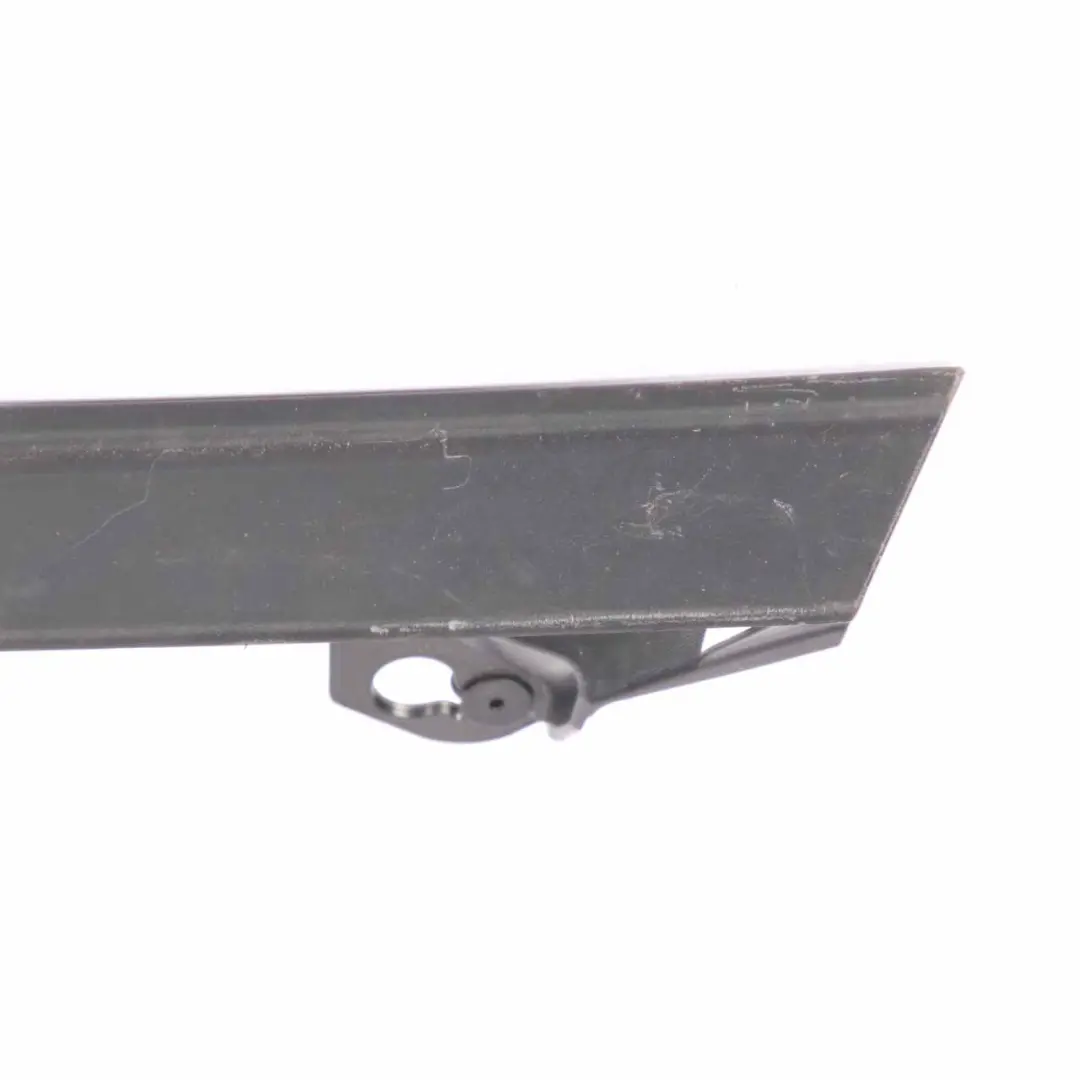 Support tuyau lave-glace Pare-brise Panneau habillage pour Mercedes W176 à propos du numéro de pièce A1768600014 Mercedes W176 Support tuyau lave-glace Pare-brise Panneau habillage - SKU A1768600014 - Numéro de pièce A1768600014