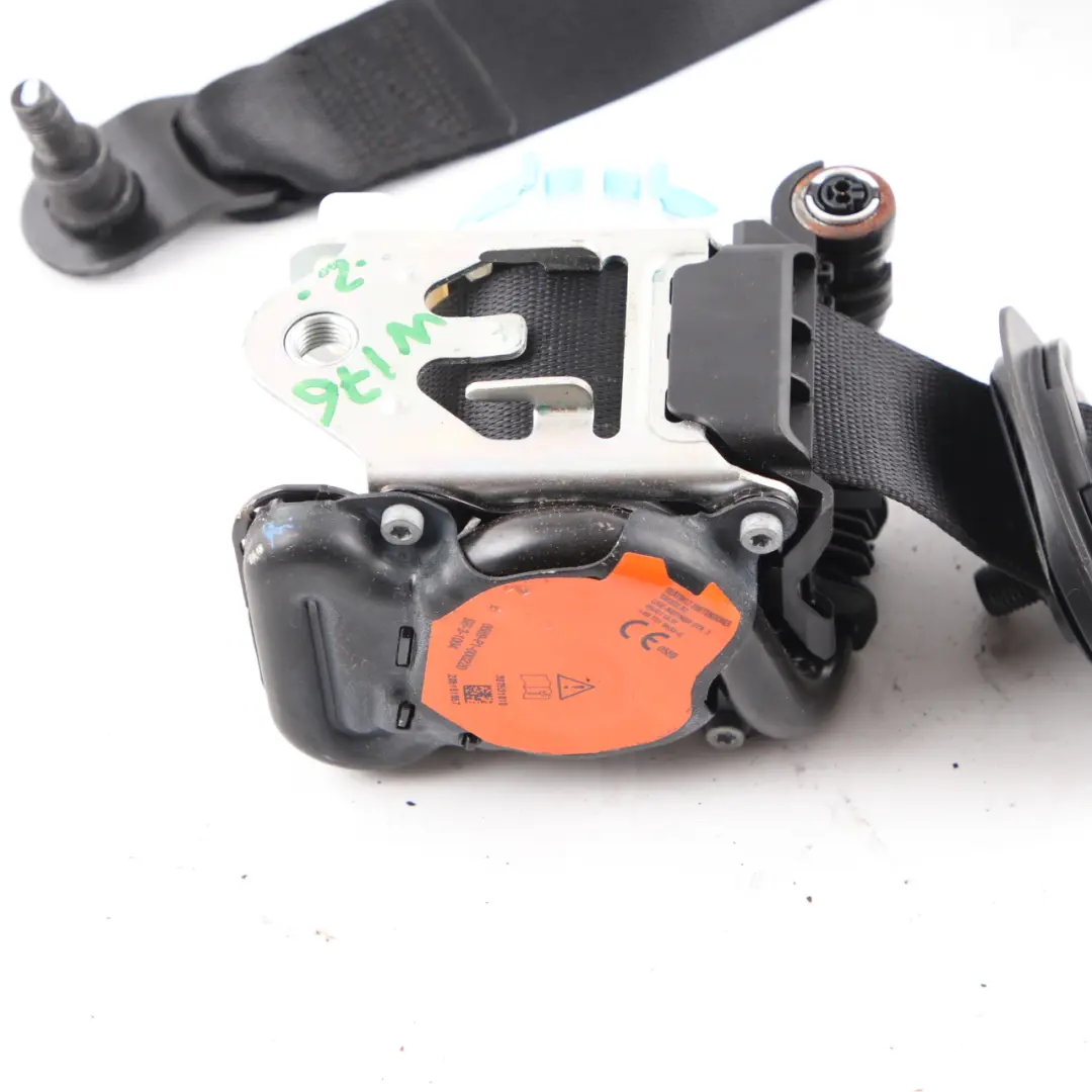Mercedes W176 Ceinture avant gauche noir A1768602185 - SKU A1768600185 - Numéro de pièce A1768600185