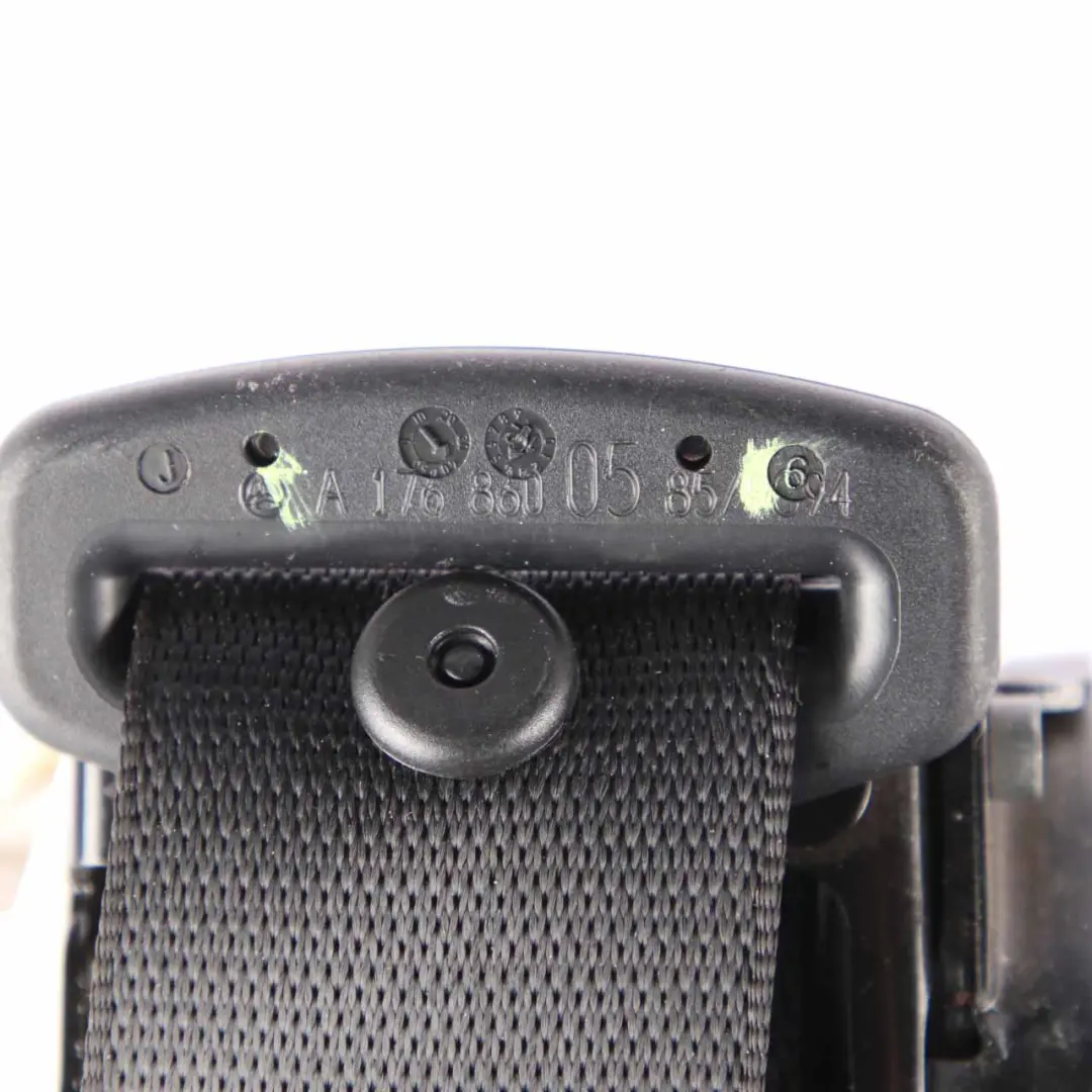 Ceinture Sécurité Supérieure Arrière Droite Noire pour Mercedes W176 à propos du numéro de pièce A1768600585 Mercedes W176 Ceinture Sécurité Supérieure Arrière Droite Noire - SKU A1768600585 - Numéro de pièce A1768600585