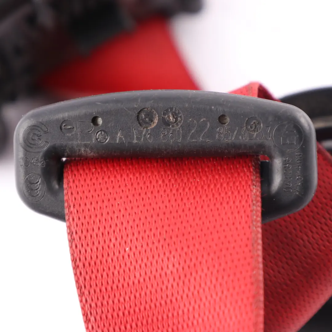 Cinturón De Seguridad Delantero Derecho Rojo para Mercedes W176 C117 con número de pieza A1768602285 Mercedes W176 C117 Cinturón De Seguridad Delantero Derecho Rojo - SKU A1768602285-1 - Número de pieza A1768602285