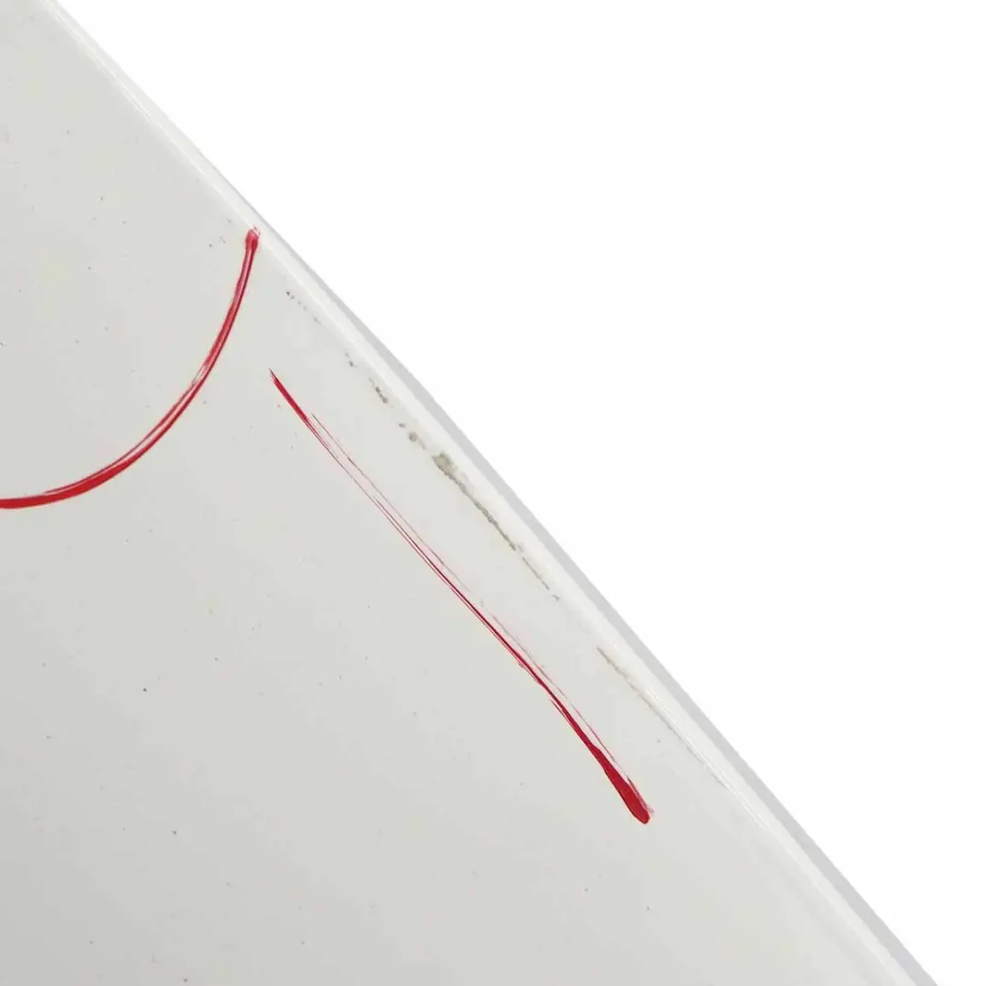 Maska Silnika Calcite White - 650 do Mercedes W176 o numerze A1768800057 Mercedes W176 Maska Silnika Calcite White - 650 - SKU A1768800057-CW - Numer Części A1768800057