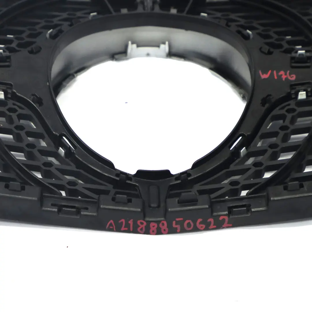 Mercedes W176 AMG Radiateur Grille Avant Pare-chocs Cache Panneau A1768881760 - SKU A1768807600 - Numéro de pièce A1768807600
