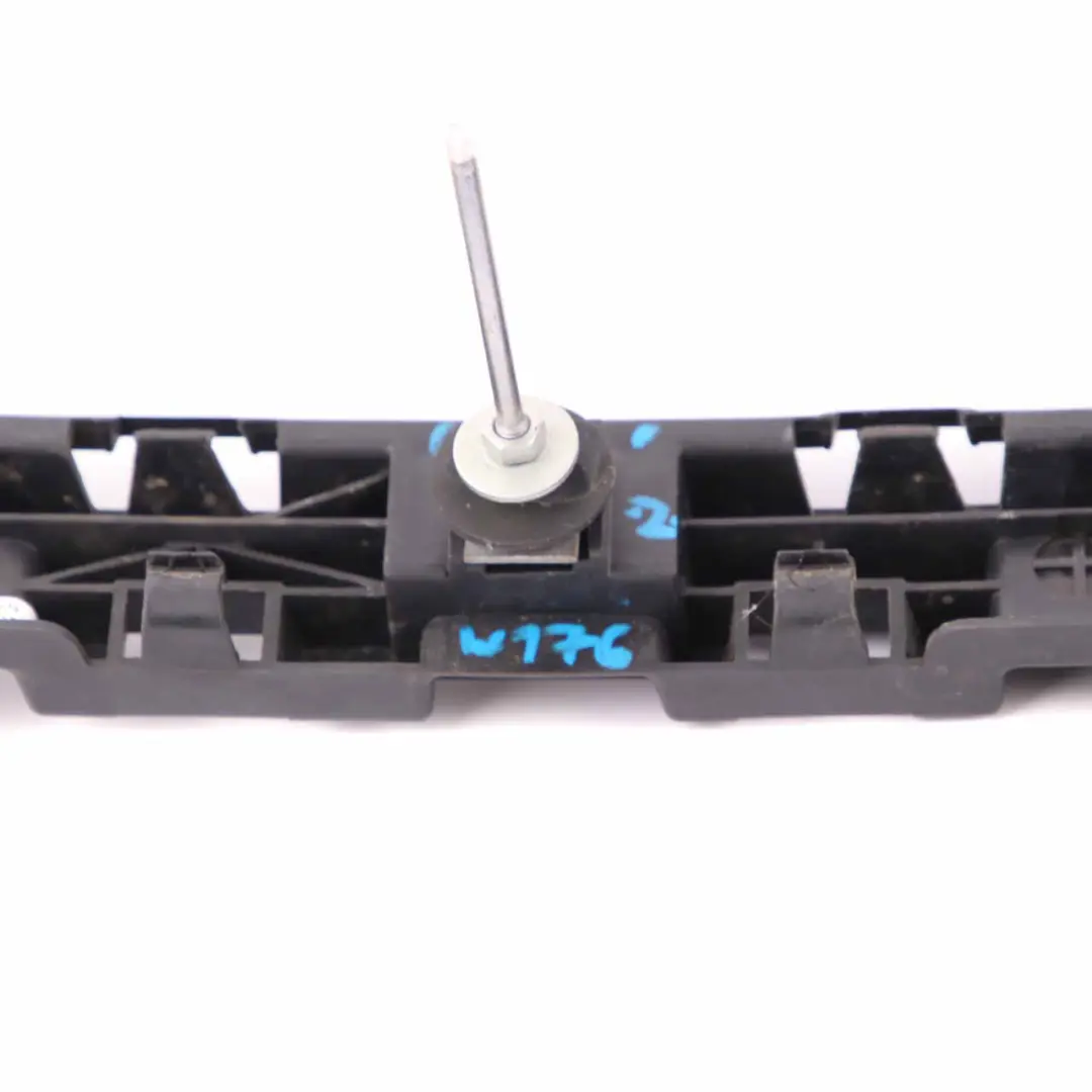 Supporto paraurti staffa supporto pannello posteriore per Mercedes W176 con numero di parte A1768850065 Mercedes W176 Supporto paraurti staffa supporto pannello posteriore - SKU A1768850065 - Numero di parte A1768850065