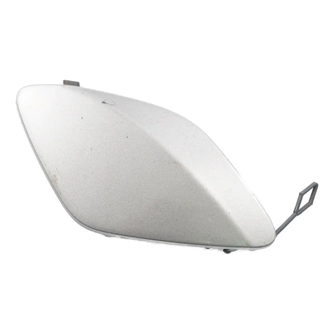Copertura gancio traino anteriore Grigio Montagna 787 per Mercedes W176 con numero di parte A1768850122 Mercedes W176 Copertura gancio traino anteriore Grigio Montagna 787 - SKU A1768850122-MG - Numero di parte A1768850122