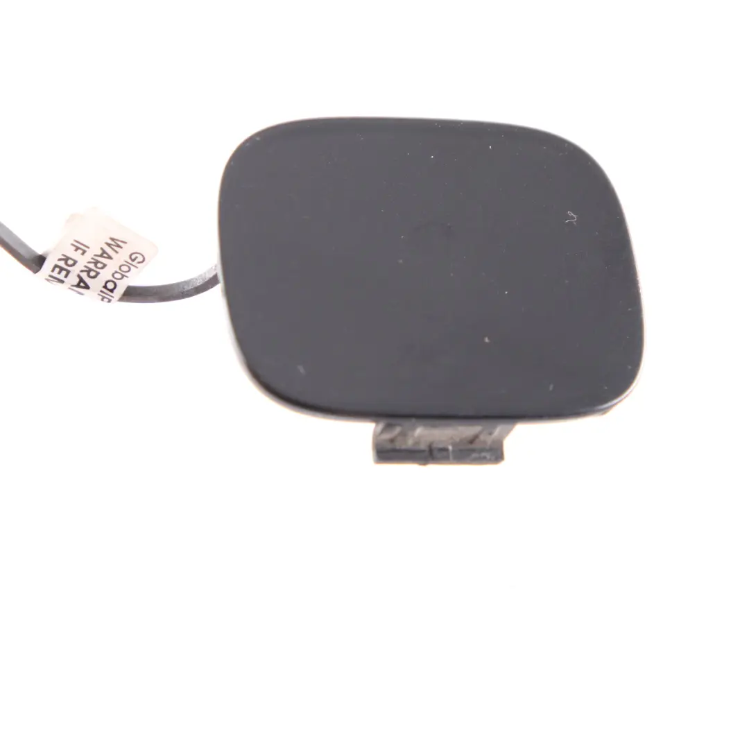 Parachoques Trasero Flap Towing Eye Cover Kosmos Negro para Mercedes W176 con número de pieza A1768850222 Mercedes W176 Parachoques Trasero Flap Towing Eye Cover Kosmos Negro - SKU A1768850222-KB - Número de pieza A1768850222