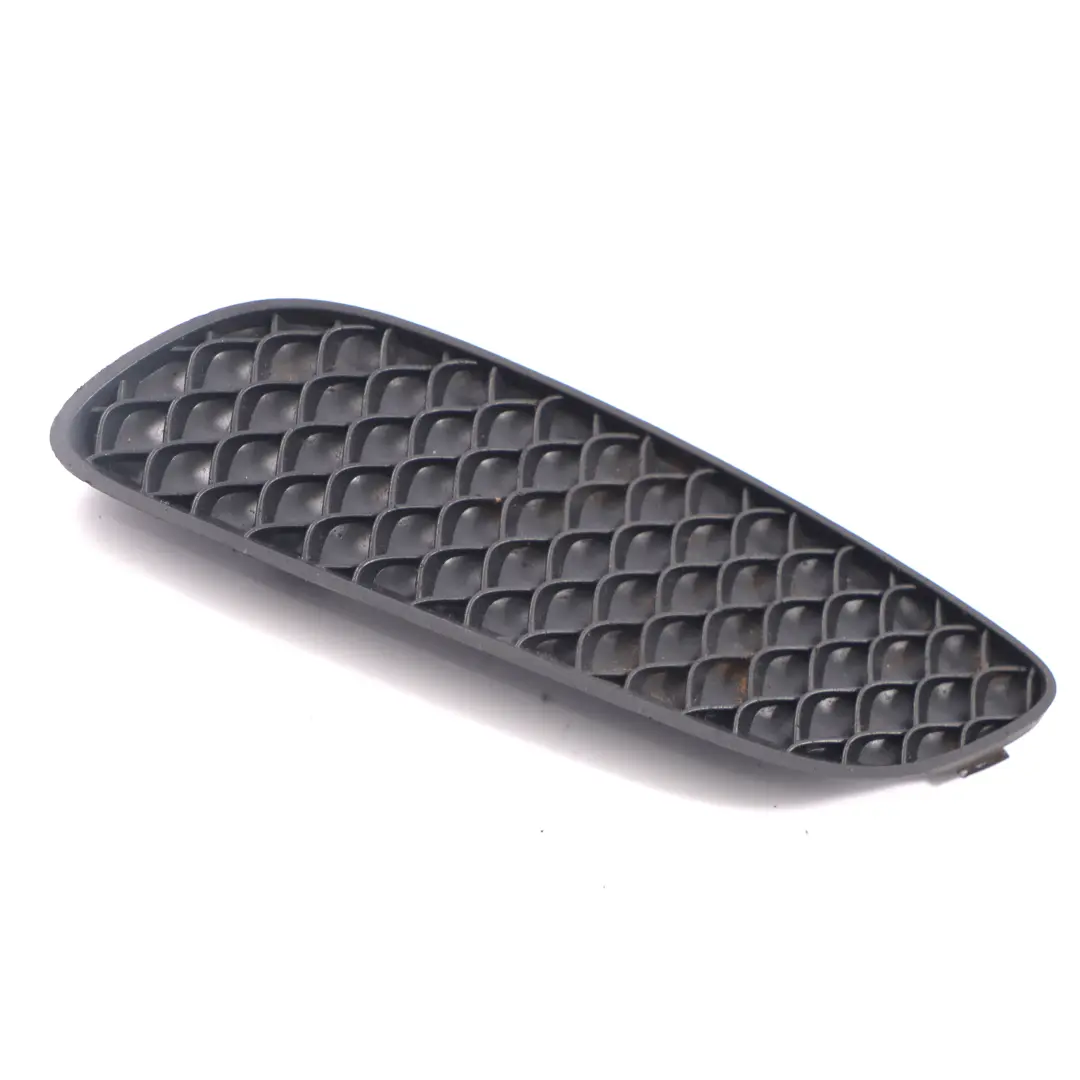 Mercedes W176 Grille pare-chocs avant gauche Garniture grille - SKU A1768853522 - Numéro de pièce A1768853522