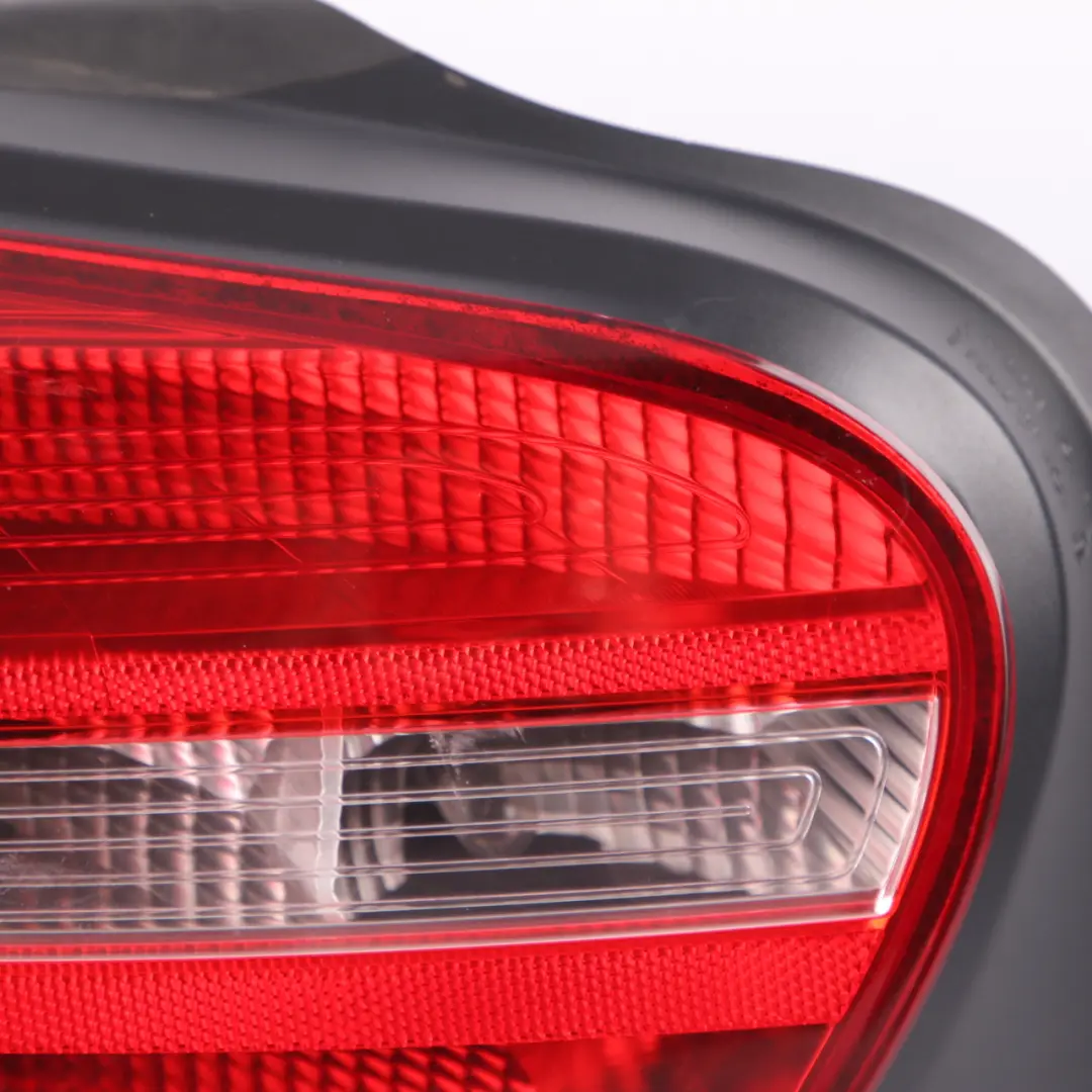 Rückleuchte Links Rücklicht Seitenwand für Mercedes W176 mit Teilenummer A1769060100 Mercedes W176 Rückleuchte Links Rücklicht Seitenwand - SKU A1769060100 - Teilenummer A1769060100