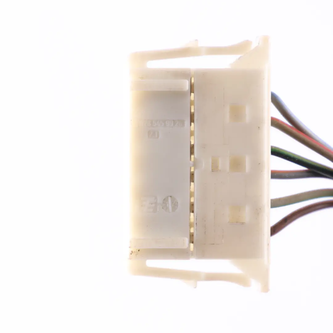 Mercedes W176 Rückleuchte Rechts Rücklicht Seite Stecker Buchse Verdrahtung - SKU A1769060200-2 - Teilenummer A1769060200