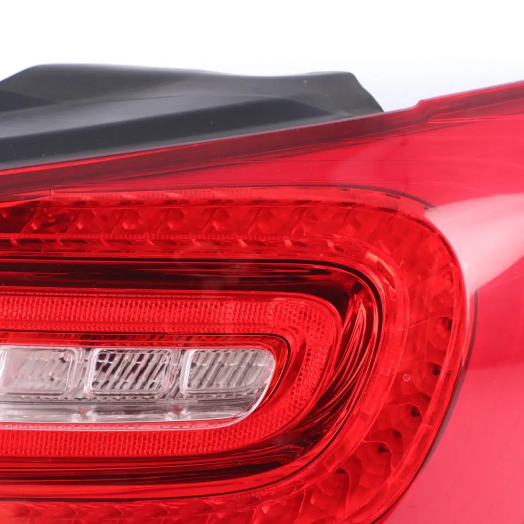 Mercedes W176 Luz Trasera Izquierda Panel lateral de luces traseras A1769063300 - SKU A1769063200 - Número de pieza A1769063200