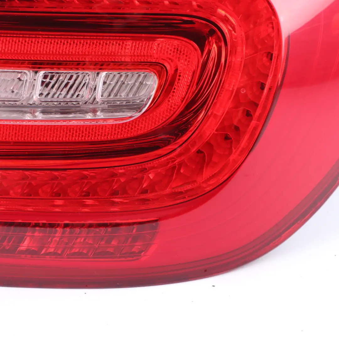Mercedes W176 Luz Trasera Izquierda Panel lateral de luces traseras A1769063300 - SKU A1769063200 - Número de pieza A1769063200