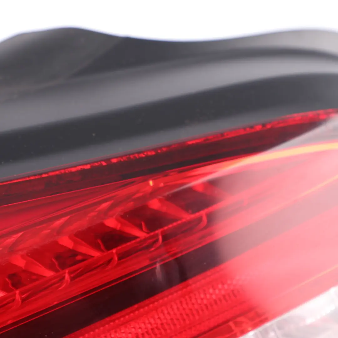 Luz Trasera Panel Lateral Izquierdo para Mercedes W176 con número de pieza A1769063300 Mercedes W176 Luz Trasera Panel Lateral Izquierdo - SKU A1769063300 - Número de pieza A1769063300