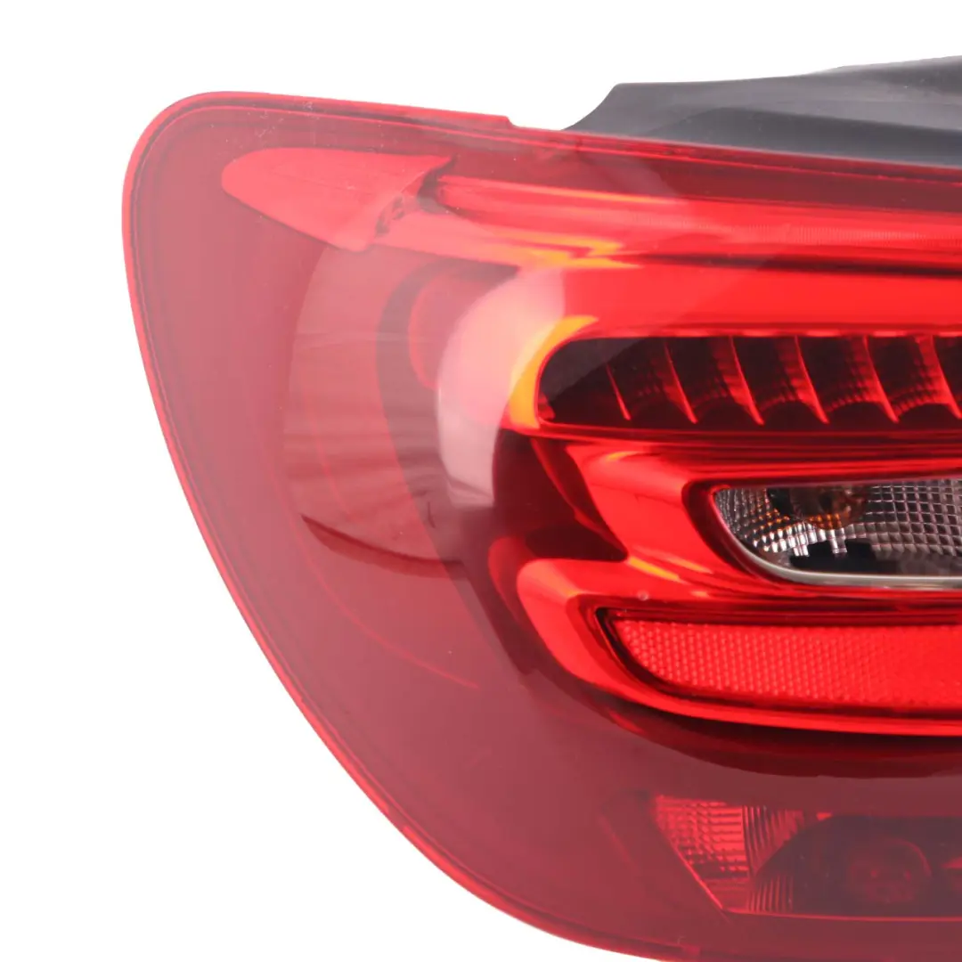 Feu arrière gauche panneau latéral pour Mercedes W176 à propos du numéro de pièce A1769064800 Mercedes W176 Feu arrière gauche panneau latéral - SKU A1769064800 - Numéro de pièce A1769064800