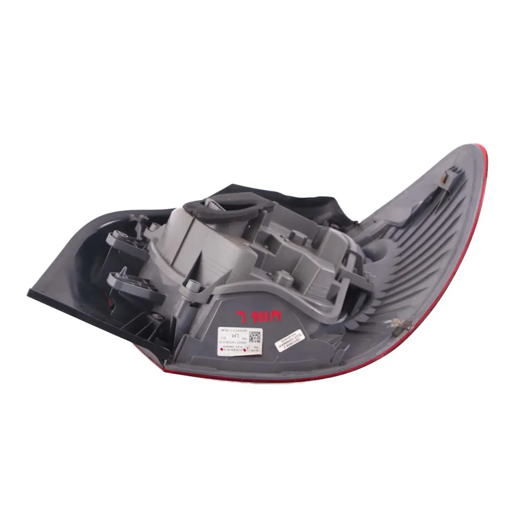 Fanale posteriore sinistro Pannello laterale per Mercedes W176 con numero di parte A1769064800 Mercedes W176 Fanale posteriore sinistro Pannello laterale - SKU A1769064800 - Numero di parte A1769064800