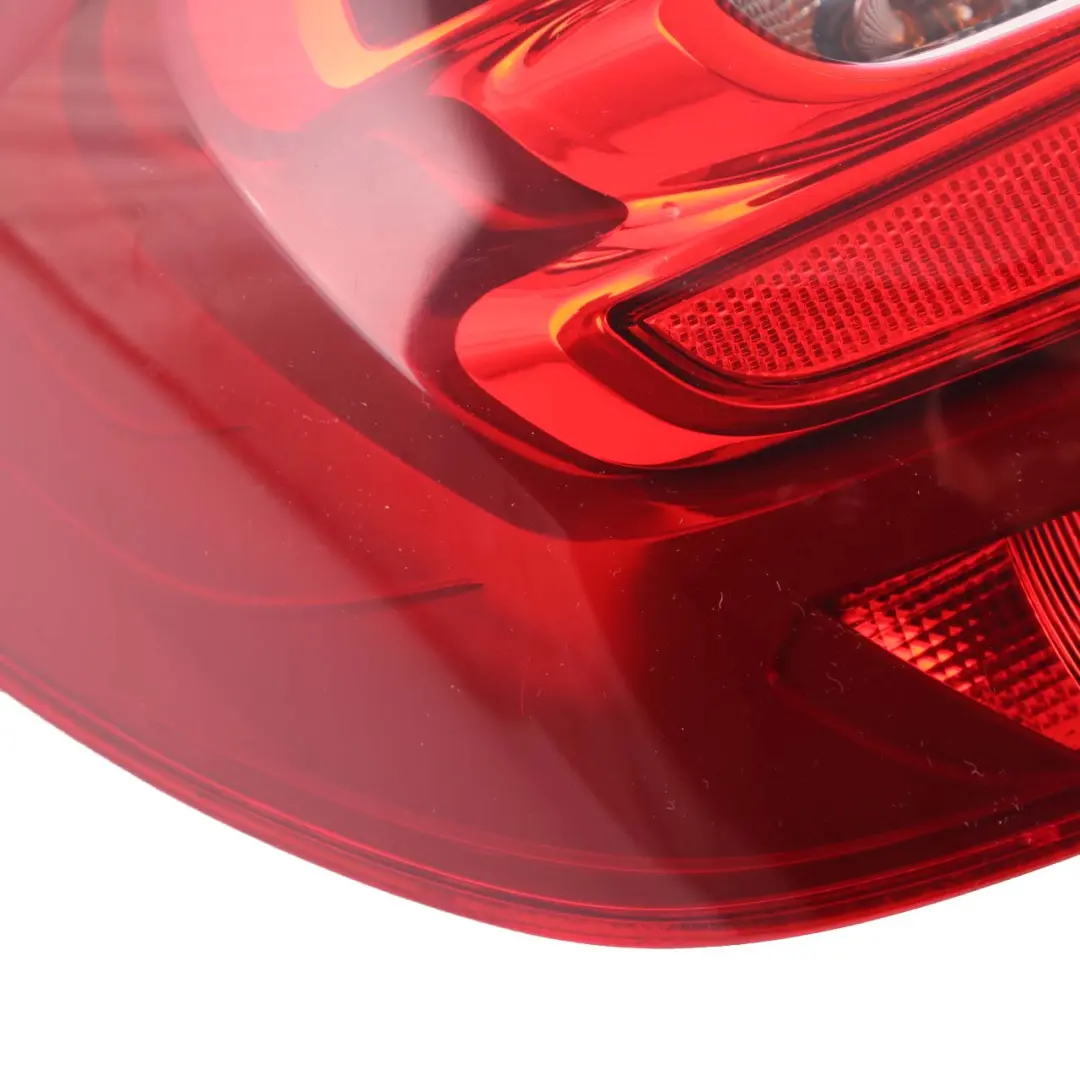 Luz Trasera Izquierda Panel Lateral para Mercedes W176 con número de pieza A1769064800 Mercedes W176 Luz Trasera Izquierda Panel Lateral - SKU A1769064800 - Número de pieza A1769064800