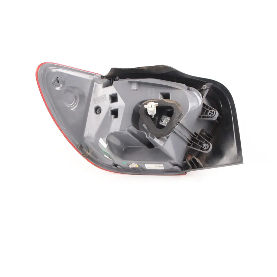 Lampa Tylna Prawa Tył Prawy do Mercedes W176 o numerze A1769065400 Mercedes W176 Lampa Tylna Prawa Tył Prawy - SKU A1769065400 - Numer Części A1769065400