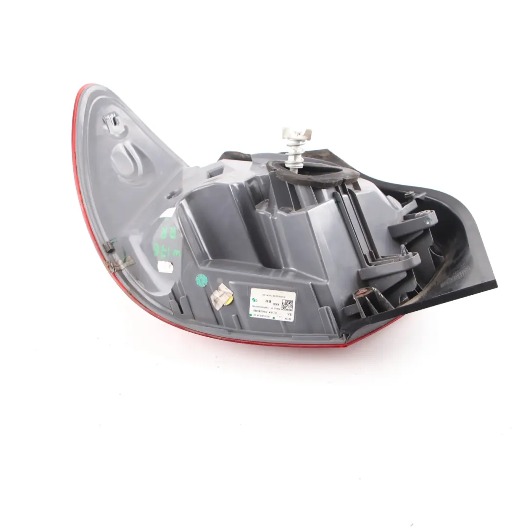 Mercedes W176 Luz Trasera Derecha Tail Light Side Panel Taillight - SKU A1769065400 - Número de pieza A1769065400