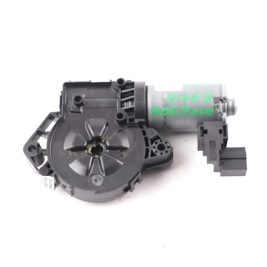 Motore tenda avvolgibile Mercedes C117 W176 W205 C238 tetto apribile per con numero di parte A1769068700 Motore tenda avvolgibile Mercedes C117 W176 W205 C238 tetto apribile - SKU A1769068700 - Numero di parte A1769068700