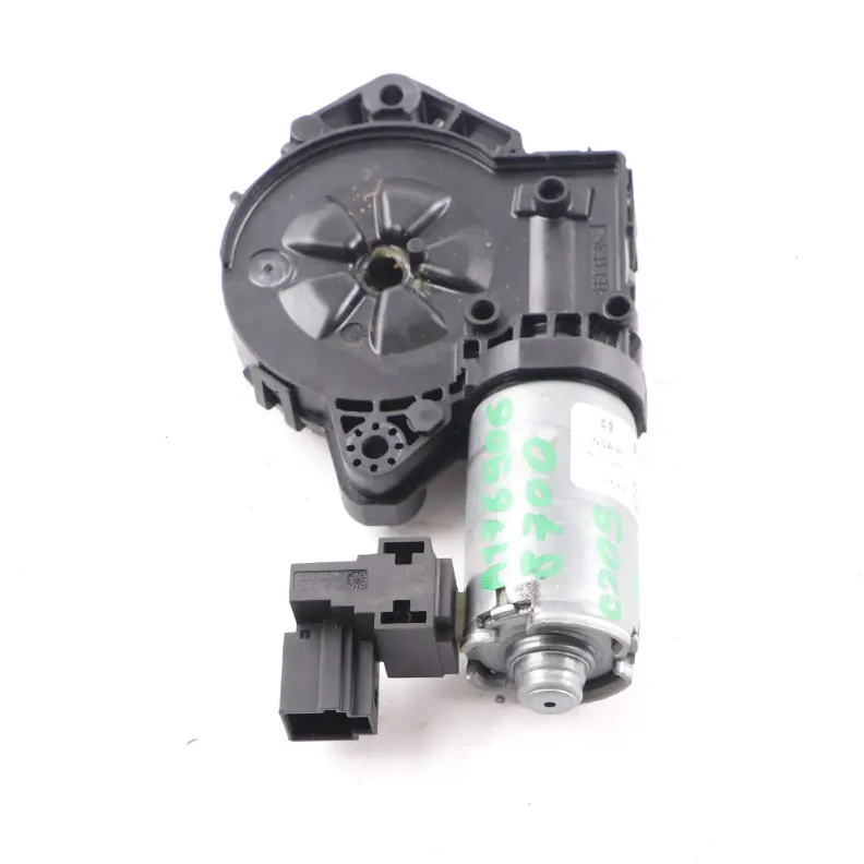 Moteur store Mercedes C117 W176 W205 C238 Unité moteur toit solaire pour à propos du numéro de pièce A1769068700 Moteur store Mercedes C117 W176 W205 C238 Unité moteur toit solaire - SKU A1769068700 - Numéro de pièce A1769068700