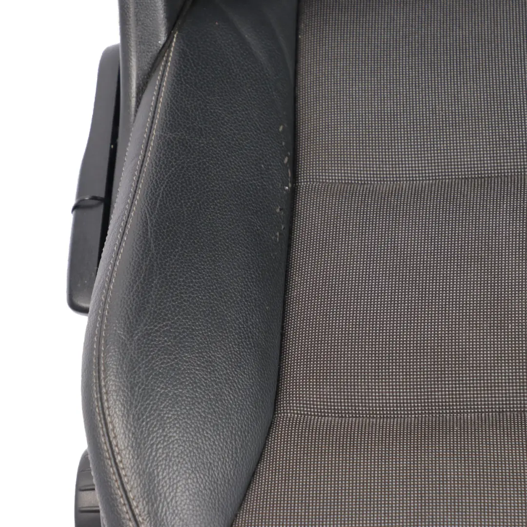 Vordersitz Rechts Stoff Leder Schwarz für Mercedes W176 mit Teilenummer A1769108601 Mercedes W176 Vordersitz Rechts Stoff Leder Schwarz - SKU A1769108601-1 - Teilenummer A1769108601