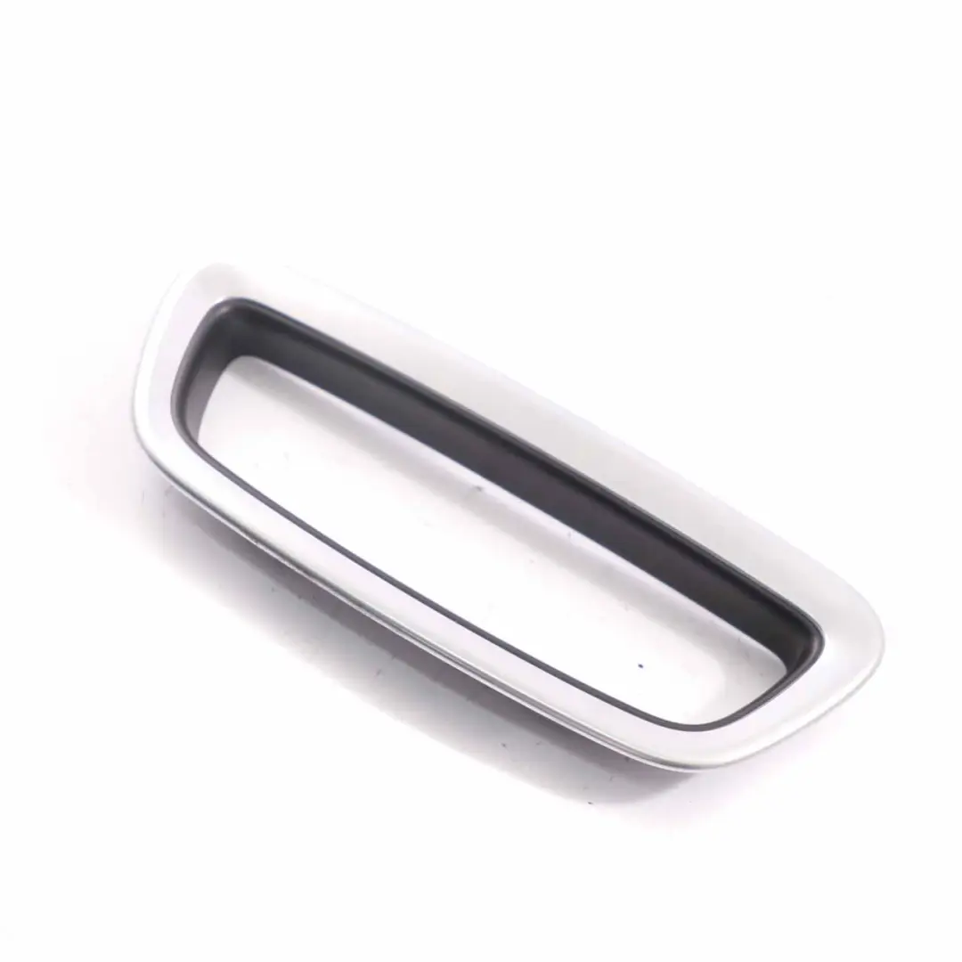 Cubre Asiento Reposacabezas Delantero Derecho para Mercedes W176 con número de pieza A1769130028 Mercedes W176 Cubre Asiento Reposacabezas Delantero Derecho - SKU A1769130028 - Número de pieza A1769130028