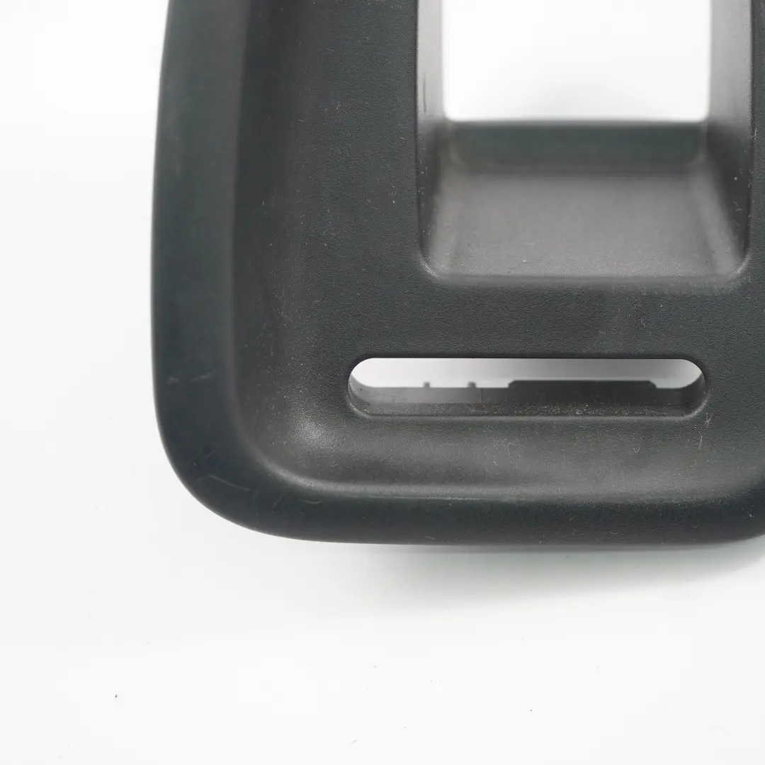 Cache siège arrière droite Panneau de garniture siège pour Mercedes W176 à propos du numéro de pièce A1769230800 Mercedes W176 Cache siège arrière droite Panneau de garniture siège - SKU A1769230800 - Numéro de pièce A1769230800