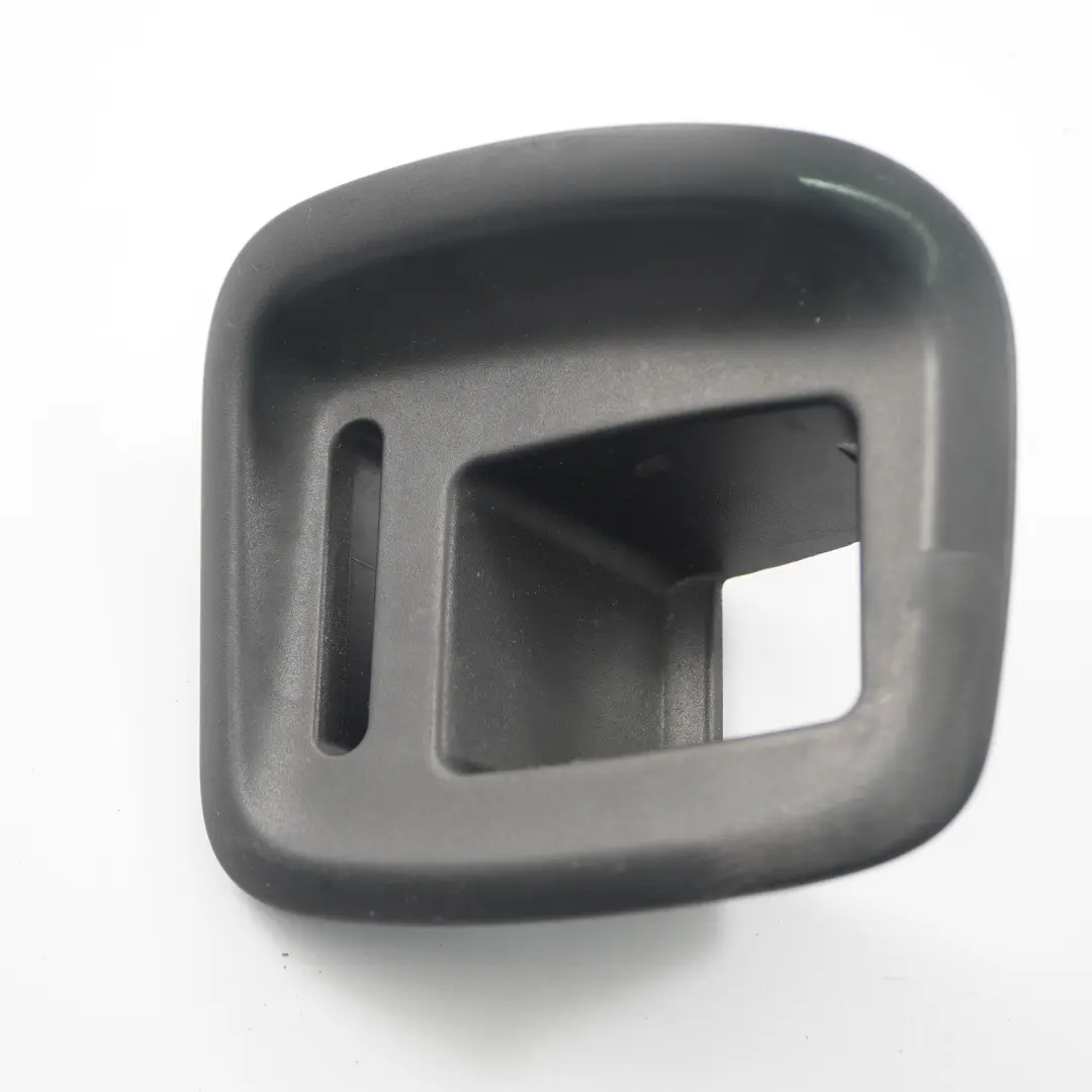 Mercedes W176 Tapa de cierre del asiento trasero derecho - SKU A1769230800 - Número de pieza A1769230800