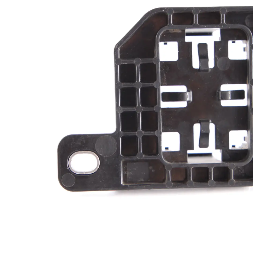 Soporte para sensor de temperatura Mercedes W177 W205 Embellecedor para con número de pieza A1771592100 Soporte para sensor de temperatura Mercedes W177 W205 Embellecedor - SKU A1771592100 - Número de pieza A1771592100