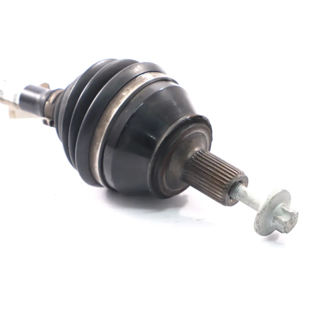 Albero di trasmissione Mercedes W117 W247 Assale anteriore sinistro per con numero di parte A1773309000 Albero di trasmissione Mercedes W117 W247 Assale anteriore sinistro - SKU A1773309000 - Numero di parte A1773309000