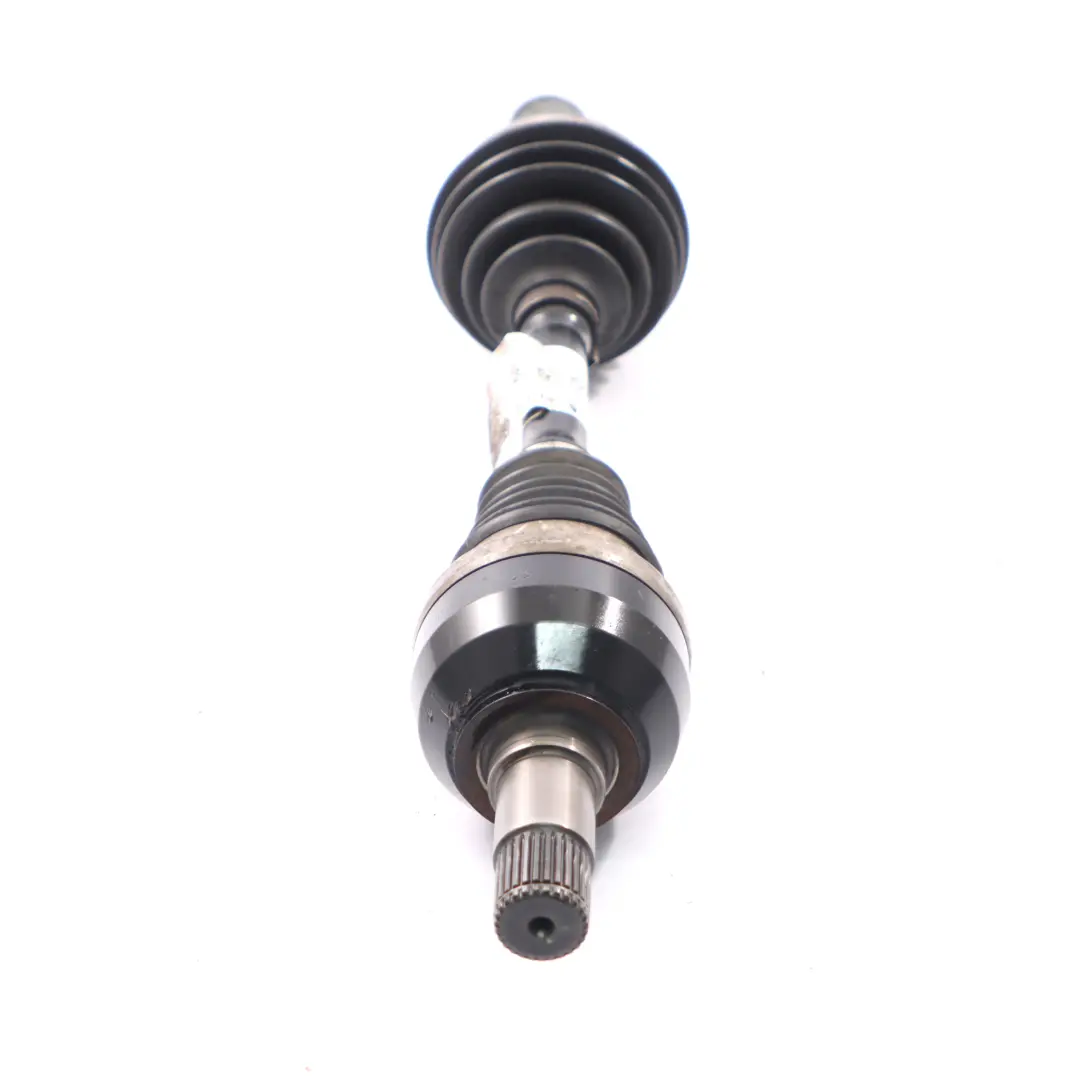 Albero di trasmissione Mercedes W117 W247 Assale anteriore sinistro per con numero di parte A1773309000 Albero di trasmissione Mercedes W117 W247 Assale anteriore sinistro - SKU A1773309000 - Numero di parte A1773309000