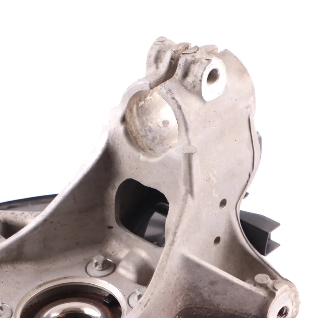 portaruota anteriore sinistro cuscinetto sospensione assale per Mercedes W177 A35 con numero di parte A1773321300 Mercedes W177 A35 portaruota anteriore sinistro cuscinetto sospensione assale - SKU A1773321300 - Numero di parte A1773321300