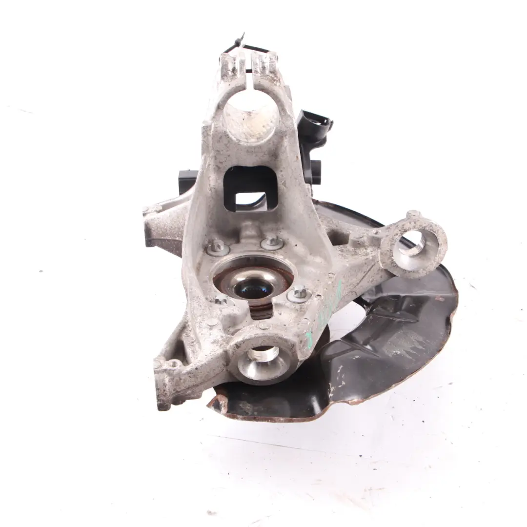 Zwrotnica Piasta Koła Przód Prawy do Mercedes W177 A35 o numerze A1773321400 Mercedes W177 A35 Zwrotnica Piasta Koła Przód Prawy - SKU A1773321400 - Numer Części A1773321400