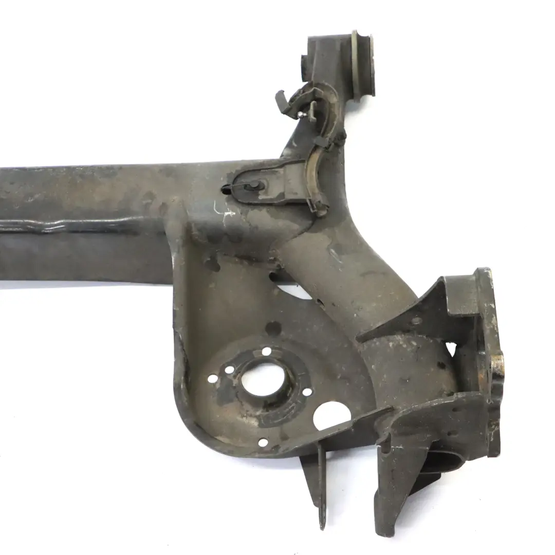 Assale posteriore Sottotelaio Trave portante per Mercedes W177 W247 con numero di parte A1773500302 Mercedes W177 W247 Assale posteriore Sottotelaio Trave portante - SKU A1773500302 - Numero di parte A1773500302