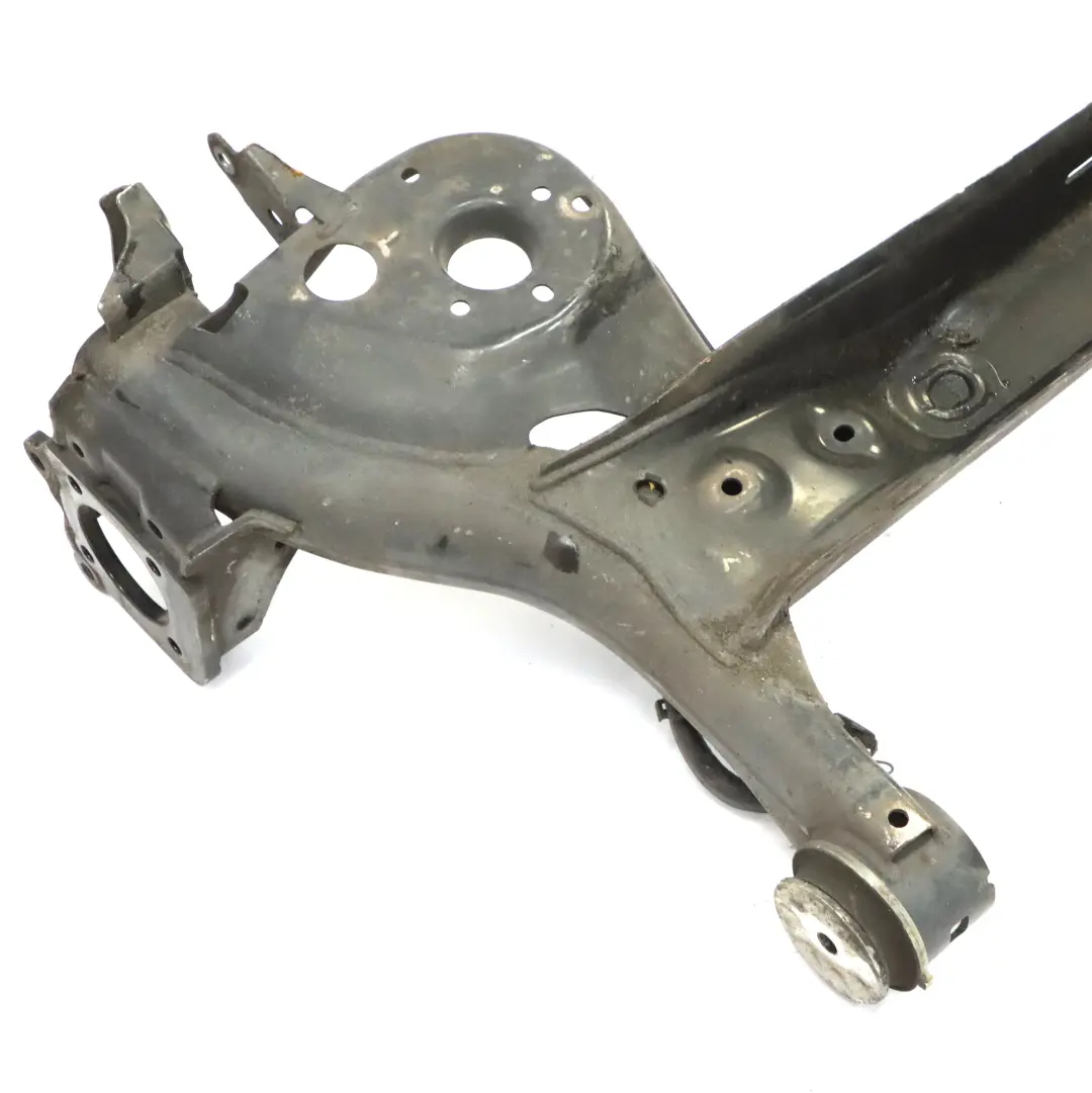 Assale posteriore Sottotelaio Trave portante per Mercedes W177 W247 con numero di parte A1773500302 Mercedes W177 W247 Assale posteriore Sottotelaio Trave portante - SKU A1773500302 - Numero di parte A1773500302