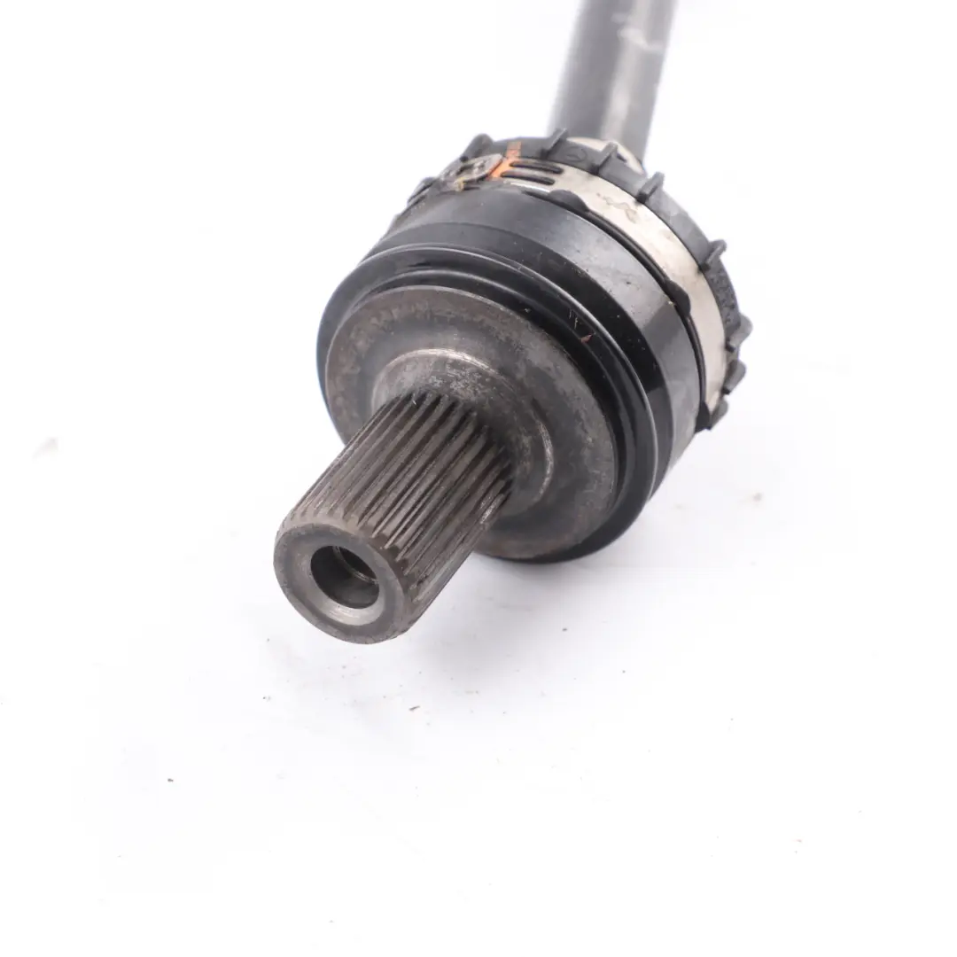 Eje de Transmisión Trasero Izquierdo Salida para Mercedes W177 AMG con número de pieza A1773505700 Mercedes W177 AMG Eje de Transmisión Trasero Izquierdo Salida - SKU A1773505700 - Número de pieza A1773505700