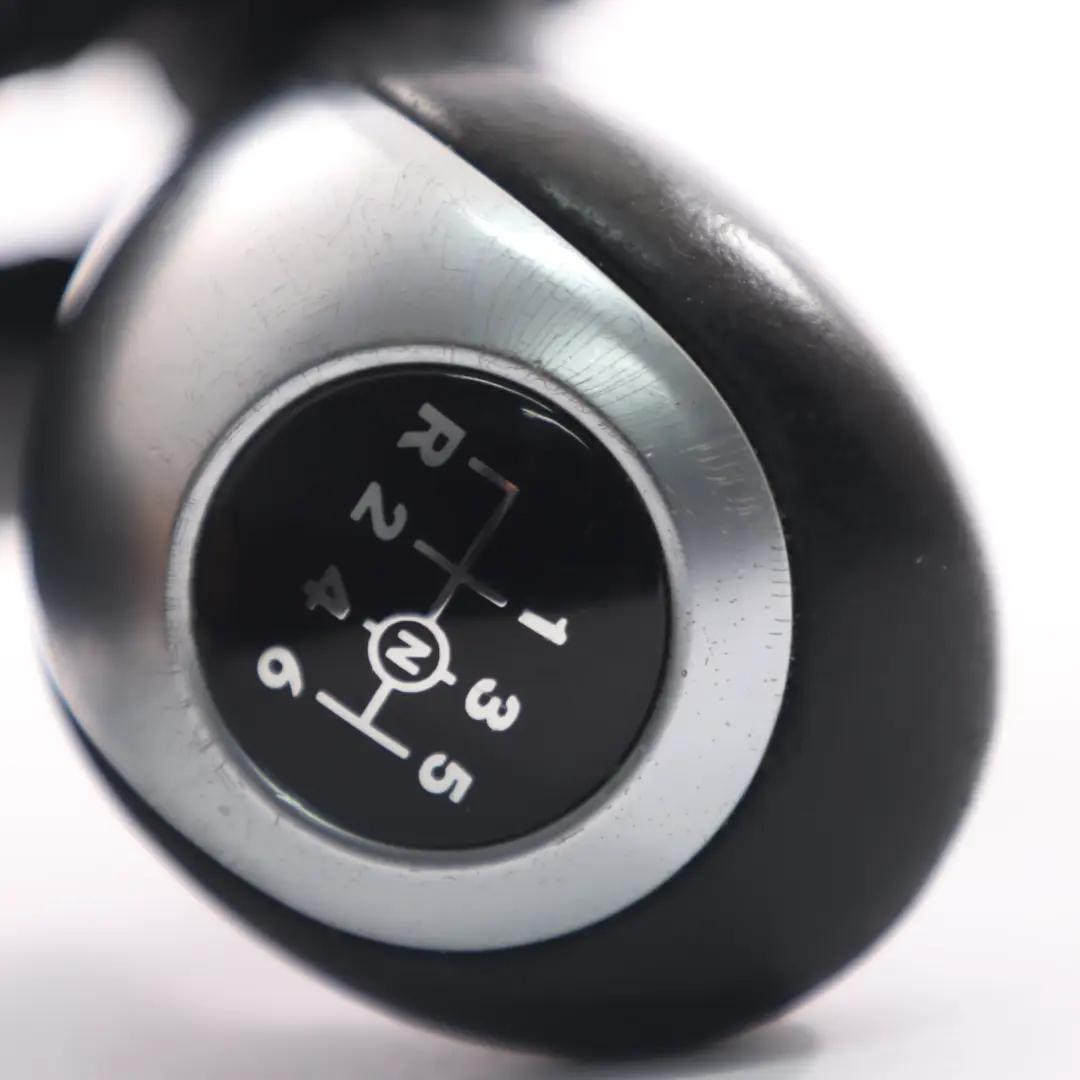 Gałka Dźwigni Zmiany Biegów Manual 6 Biegów do Mercedes W177 o numerze A1773640610 Mercedes W177 Gałka Dźwigni Zmiany Biegów Manual 6 Biegów - SKU A1773640610-1 - Numer Części A1773640610