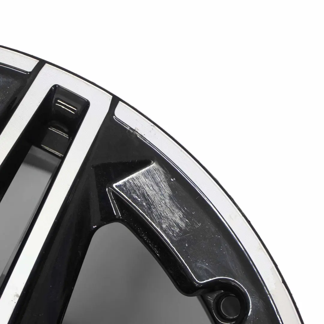 Jante Alliage 5 Double Rayon 18" 8J ET:40 pour Mercedes W177 V177 AMG à propos du numéro de pièce A1774011400 Mercedes W177 V177 AMG Jante Alliage 5 Double Rayon 18" 8J ET:40 - SKU A1774011400-1 - Numéro de pièce A1774011400