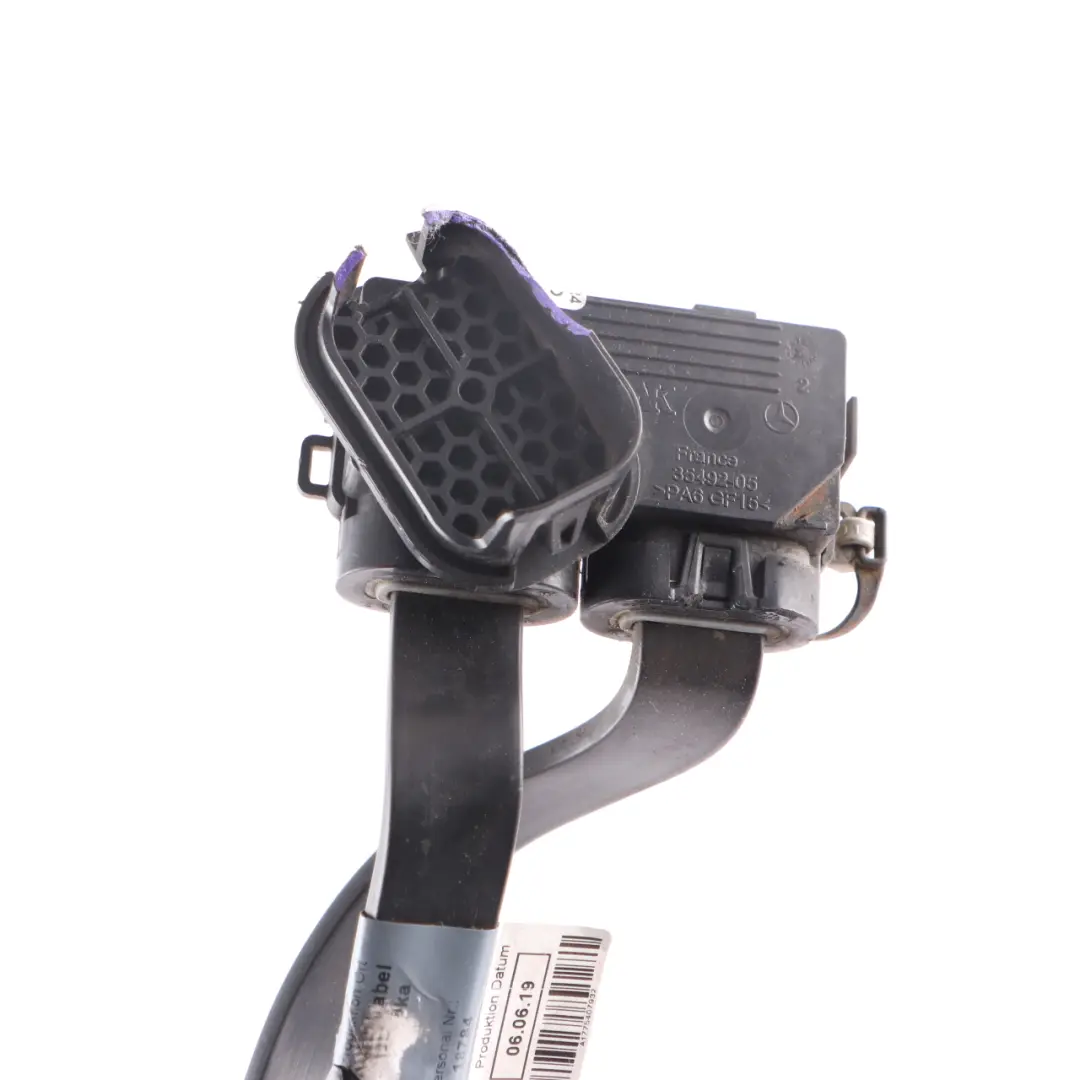 Kabel Klema Akumulatora Dodatni do Mercedes W177 W247 o numerze A1775407932 Mercedes W177 W247 Kabel Klema Akumulatora Dodatni - SKU A1775407932-1 - Numer Części A1775407932