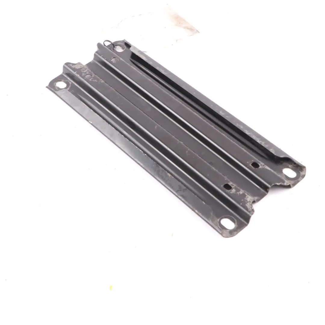 Support Panneau Dessous Caisse Avant pour Mercedes W177 W247 à propos du numéro de pièce A1776161900 Mercedes W177 W247 Support Panneau Dessous Caisse Avant - SKU A1776161900 - Numéro de pièce A1776161900