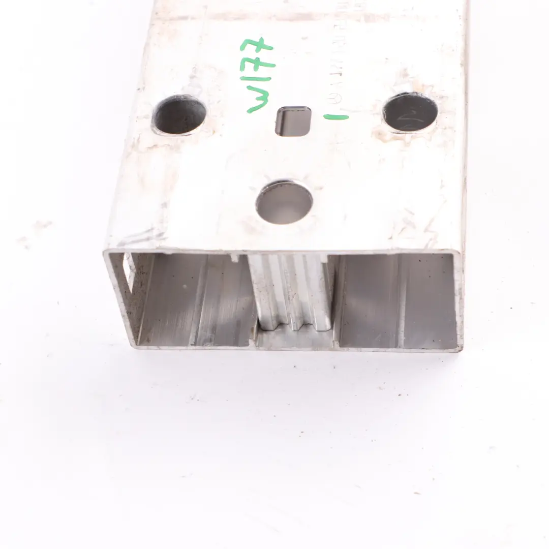 Amortisseur Mercedes W177 Renfort de traverse avant gauche droite pour à propos du numéro de pièce A1776202300 Amortisseur Mercedes W177 Renfort de traverse avant gauche droite - SKU A1776202300 - Numéro de pièce A1776202300