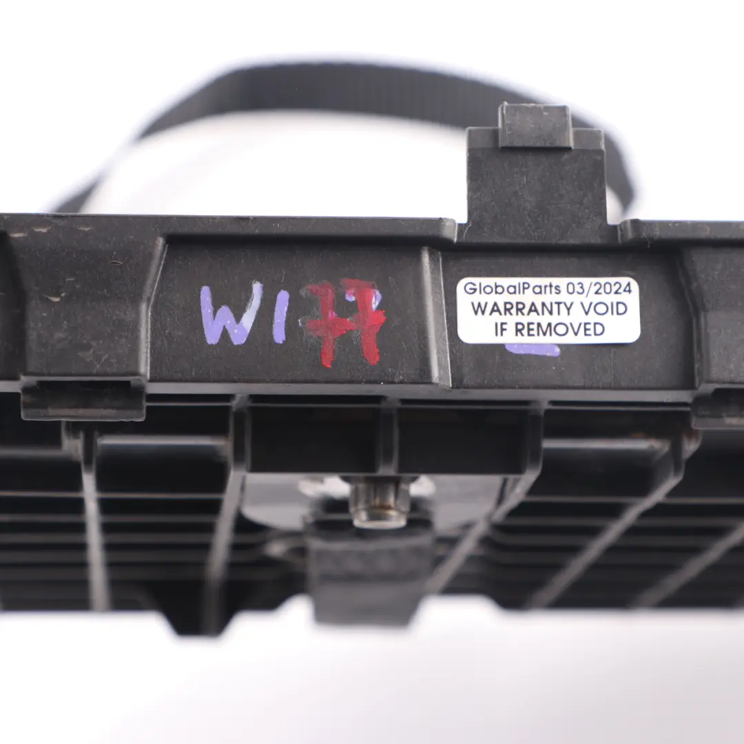 Supporto Coperchio Della Scatola Batteria per Mercedes C118 W177 W247 con numero di parte A1776204201 Mercedes C118 W177 W247 Supporto Coperchio Della Scatola Batteria - SKU A1776204201 - Numero di parte A1776204201